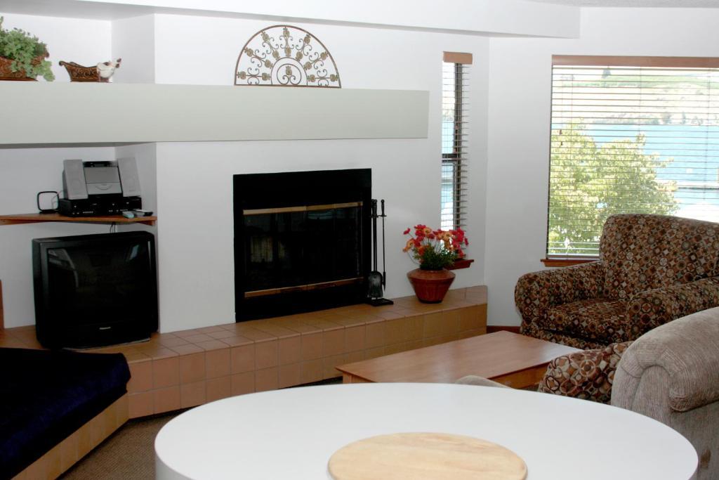 Petersons Waterfront Apartment Chelan Room photo